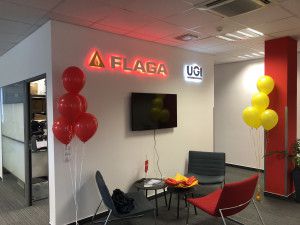 Flaga new office